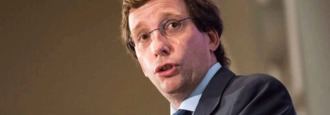 Almeida da 3 días a MM para retirar la pancarta del 