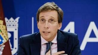 Almeida confirma contactos para transformar 2.0000 oficinas en viviendas en la almendra central