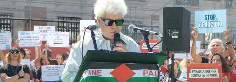 Almodovar, Loles León o Miguel Ríos leen en Sol los nombres de los niños 'asesinados' en Gaza