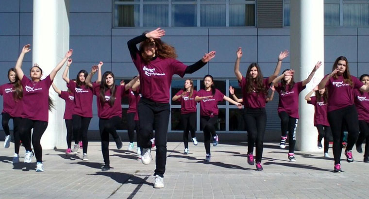 Flashmob de los alumnos del Miguel Catalán por la donación de sangre