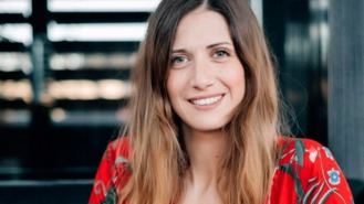 La animalista Amanda Romero toma posesión como nueva concejal de Más Madrid
