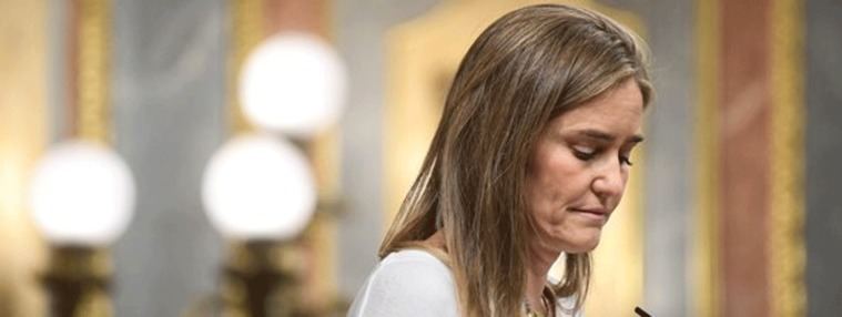 La vicepresidenta del Gobierno y ministra para la Transición Ecológica y el Reto Demográfico, Sara Aagesen, interviene durante una sesión plenaria extraordinaria, en el Congreso