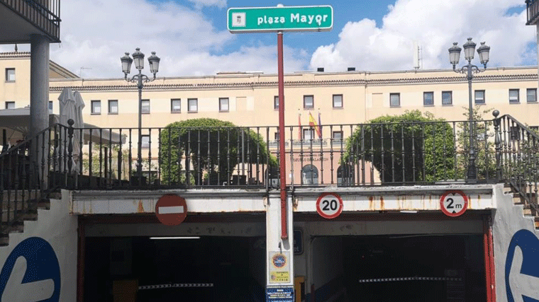 El Ayuntamiento pagará el 90% de la primera hora de parking en el área comercial