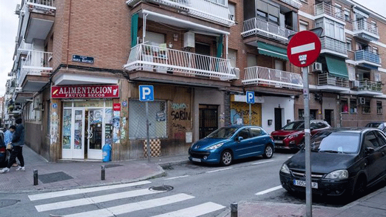 Una supuesta deuda sería el motivo del apuñalamiento de una mujer a las puertas de su casa en Carabanchel