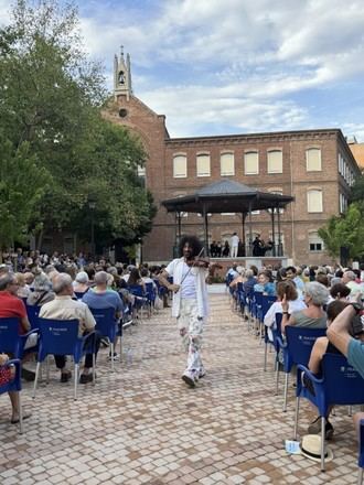 Ara Malikian actúa con la Orquesta de Cámara en nueva plaza de Chamberí