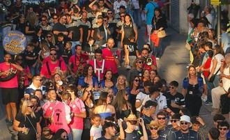 Gran desfile de disfraces inaugura la Capea Nocturna en Arganda del Rey