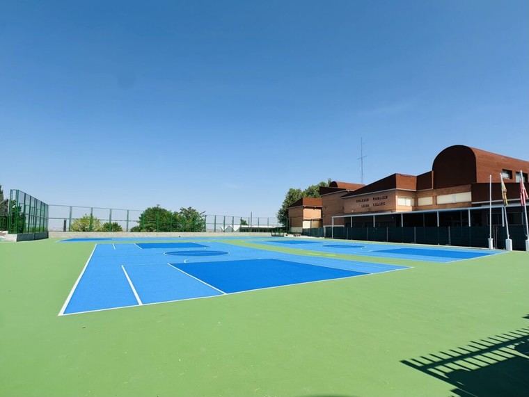 Finalizan las obras de rehabilitación del patio en el CEIP León Felipe