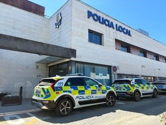 Nuevo vehículo adaptado para la unidad canina de la Policía Local en Arroyomolinos