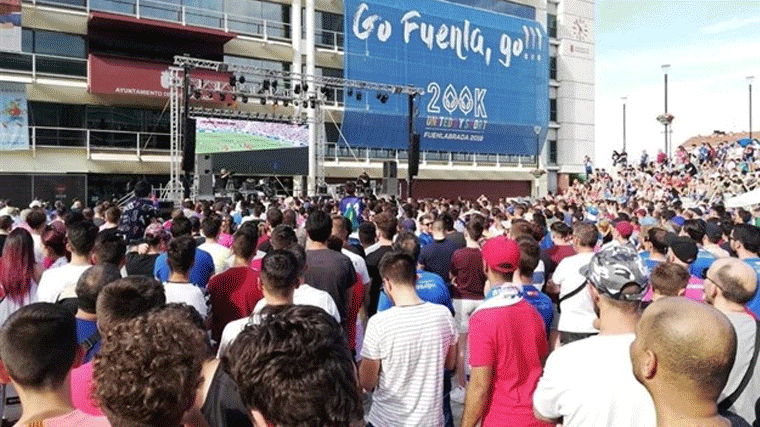 Más de 5.000 personas festejan el ascenso del CF Fuenlabrada a Segunda Divisón