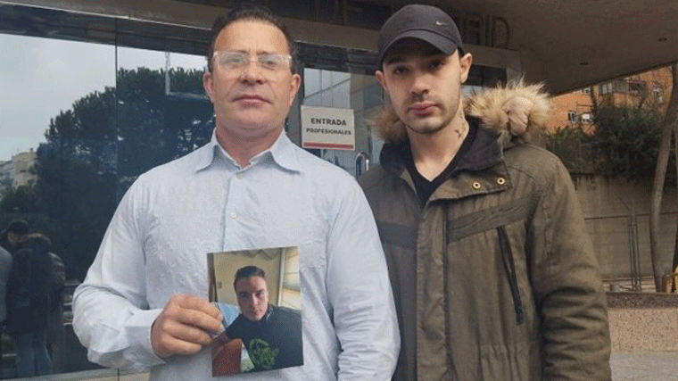 El padre y el hermano de Gabriel Kraus, asesinado por la banda latinas de los Dominican Don't Play