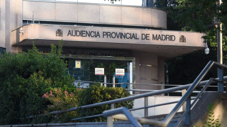 A juicio el acusado de pintar una esvástica nazi frente a una sinagoga de Chamberí