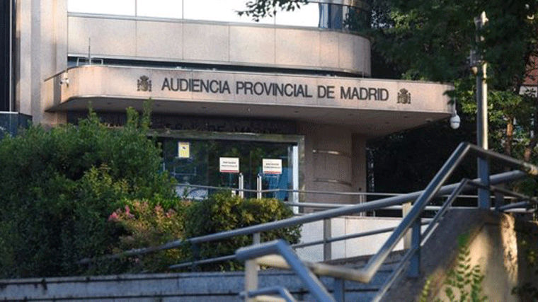 Piden 44 años para un acusado de matar a tiros a un vecino por el ruido que hacía en su casa en Carabanchel