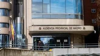 Juicio a una mujer y su hija por apropiarse de 125.000 euros de una anciana a la que cuidaban