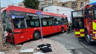 Quince heridos, dos graves, tras la colisión frontal de un autobus en Valdemoro