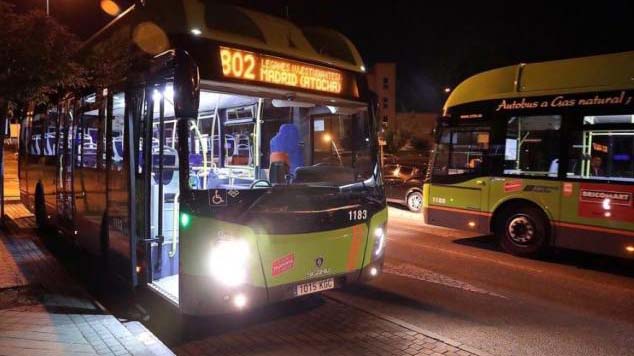 Comienzan a operar los buses cedidos a la UME para trasladar enfermos