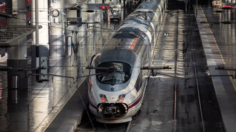 Renfe lanza ofertas desde los 9 y 15 euros para viajar en tren este verano