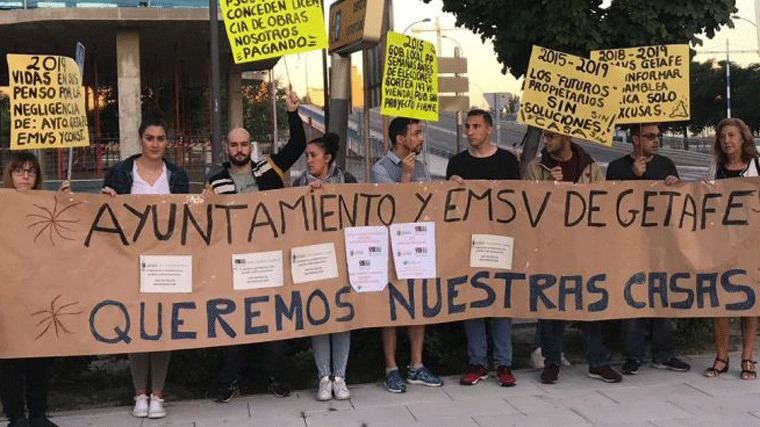 Nueva protesta de los afectados por los retrasos de las 147 viviendas de la EMSV