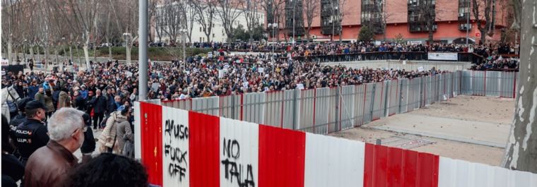 Ayuso da marcha atrás y paraliza la tala de árboles en Madid Río