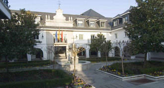 Acuerdo con la DGT para ofrecer más servicios a los ciudadanos