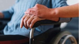 Trabajadoras de Ayuda a Domicilio cobran 256 euros menos anuales que el SMI