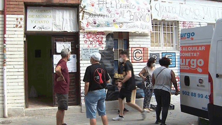 Caída de las donaciones en Aluche, mientras crecen peticiones de ayuda de mayores y jóvenes