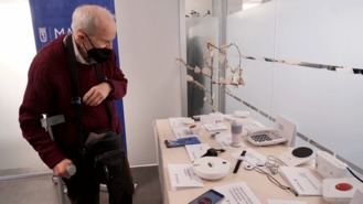 La teleasistencia del Ayuntamiento se digitaliza con 24.000 detectores de caídas y 3.000 relojes GPS