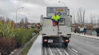 El Ayuntamiento habilita 5.600 operarios y 264 medios mecánicos en los puntos más complicados por la nevada