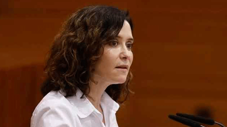 Ayuso carga contra la 'manipulación torticera' de La Vuelta y critica que los ciclistas lleguen a meta con 'coacciones'