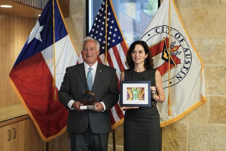 Ayuso promociona en Texas las `bomdades´de sus políticas de vivienda de 'gestión pública'