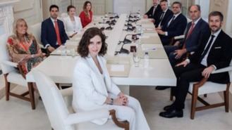 Ayuso mete la tijera: Recorta un 26% las viceconsejerías, elimina dos direcciones generales y extingue una empresa