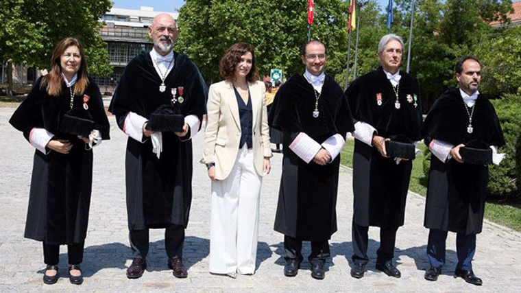 Archivo - Isabel Díaz Ayuso con los rectores de las univesidades madrileñas