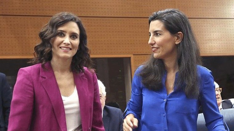 Ayuso se lanza contra Vox por ponerse 'a la cabeza' de la izquierda de una comisión de residencias