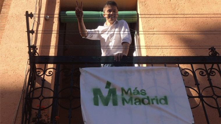 Las banderolas de Mas Madrid para los balcones se agotan, 