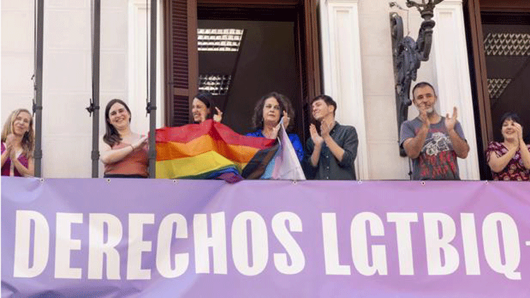 MM y el PSOE exigen la dimisión de Fanjul por su 'cacicada' y 'coartar la libertad de expresión política'