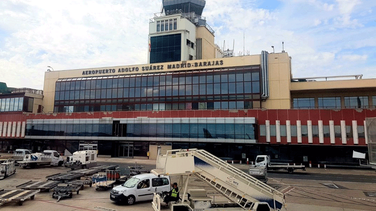 Detenidos dos trabajadores de Barajas por eludir controles para pasar cocaína 