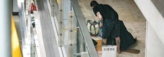 Aena prohibe pernoctar en la T4 de Barajas y remite a los sin hogar a instalaciones del Ayuntamiento