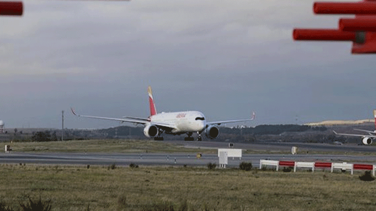 Cierran el espacio aéreo de Barajas por presencia de drones