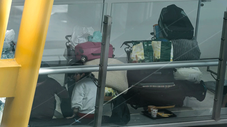 Vox aplaude que Aena impida el acceso a personas sin hogara al aeropuerto