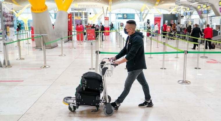 Barajas sólo realizó test Covid al 7% de pasajeros entre enero y abril