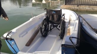 El estanque de El Retiro renueva la flota con 33 nuevas barcas, dos adaptadas a sillas de ruedas