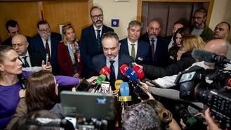 MM critica el apoyo de Ayuso al alcalde de Móstoles y le acusa de 