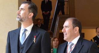 El PSOE pide retirar la imagen en twitter de Felipe VI con Bello