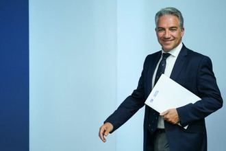 Bendodo critica al Gobierno por el colapso del AVE entre Málaga y Madrid