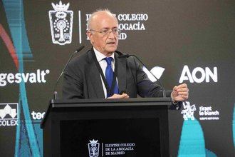 Un magistrado del Supremo aboga por reconocer la violencia económica como violencia de género