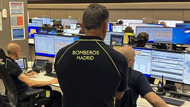 Muere una mujer y 13 heridos leves en el incendio de una vivienda en Carabanchel