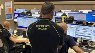 Muere una mujer y 13 heridos leves en el incendio de una vivienda en Carabanchel