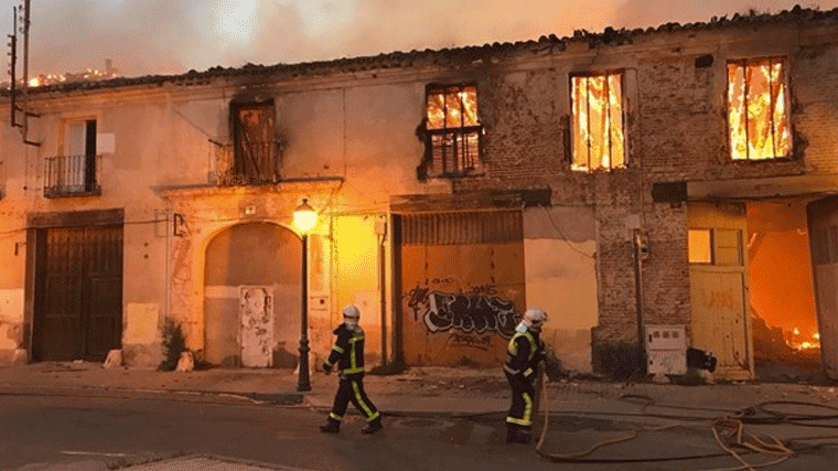 La policía investigará las causas del incendio del Palacio de Osuna