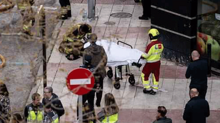 Tres días de luto oficial recordarán a los bomberos fallecidos en el incendio del garaje
