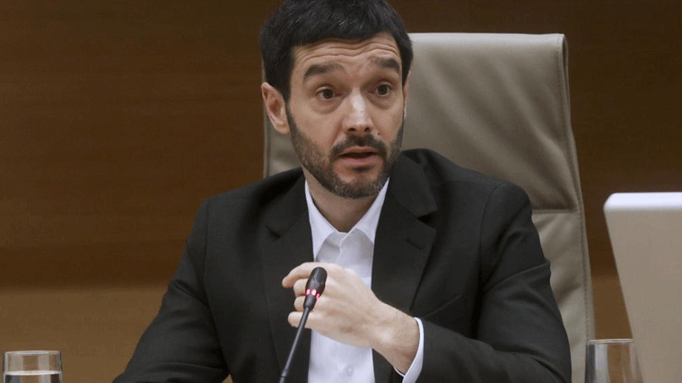 Consumo multa con 179 M a cinco aerolíneas por cobrar equipaje de mano y prácticas 'abusivas'