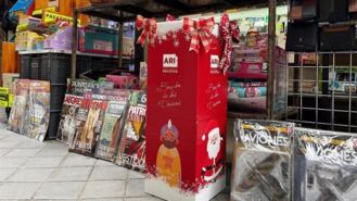 Los quiosqueros de Madrid se convierten en emisarios de los Reyes Magos y Papá Noel con el `Buzón de los Deseos´